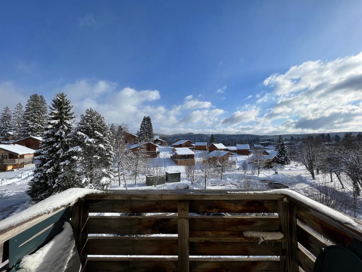 Appartement Appart. lumineux pour 4pers. avec piscine chauffée à Saint-Laurent-du-Jura Extérieur photo